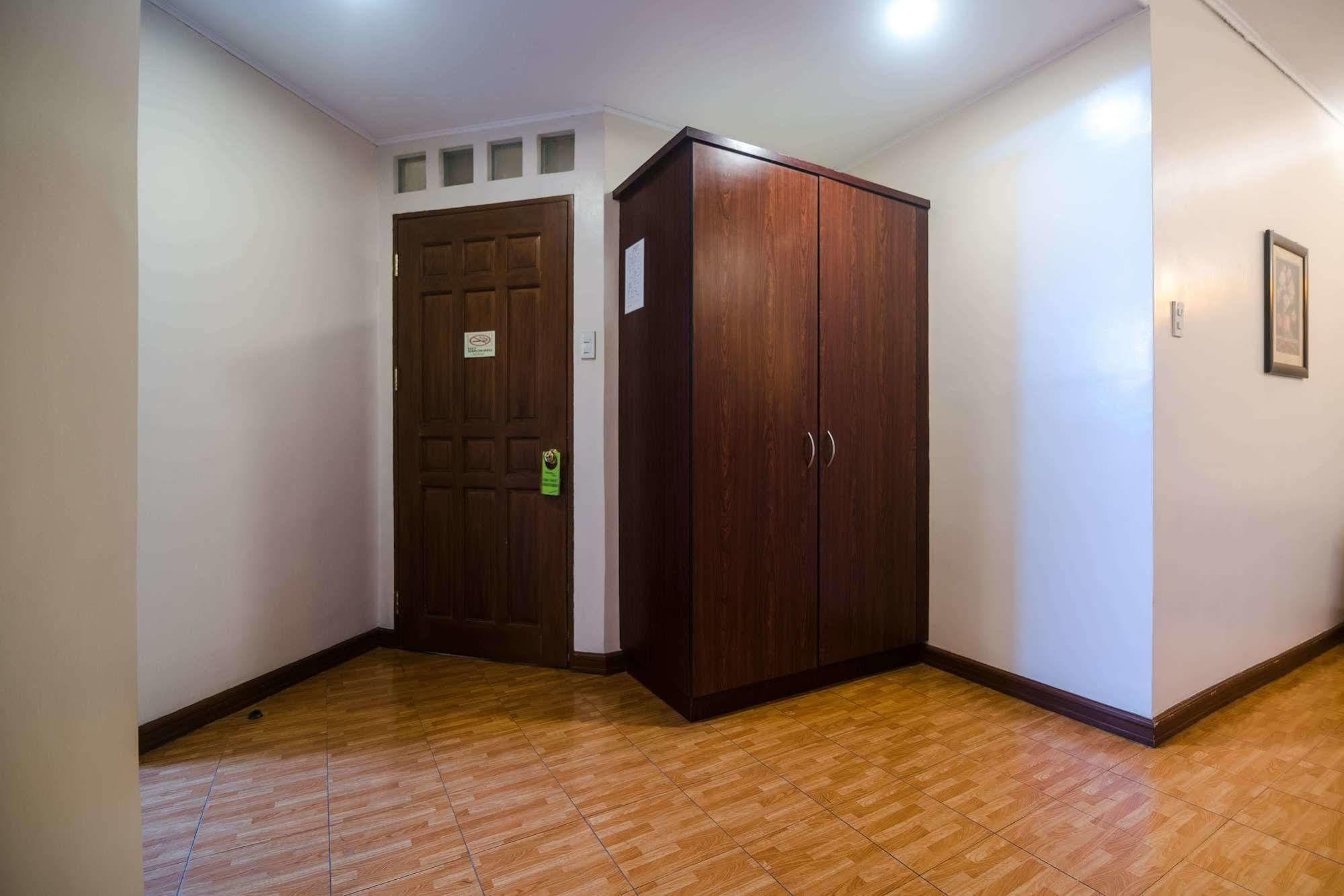 Oftana Suites Mandaue City Exterior photo